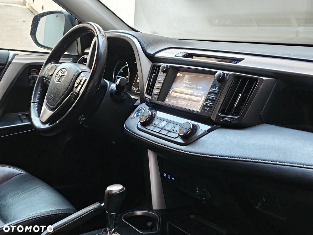 Toyota RAV4 Hybrid Premium 4x2 - 17