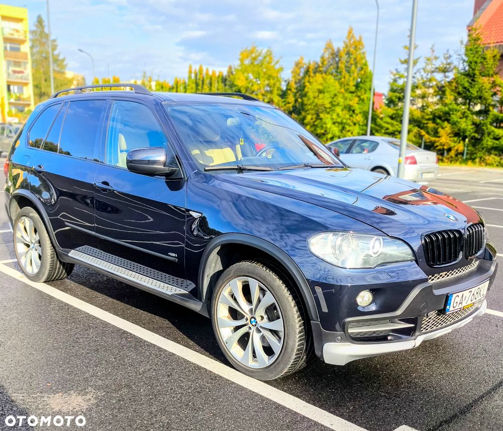 BMW X5 4.8i - 1