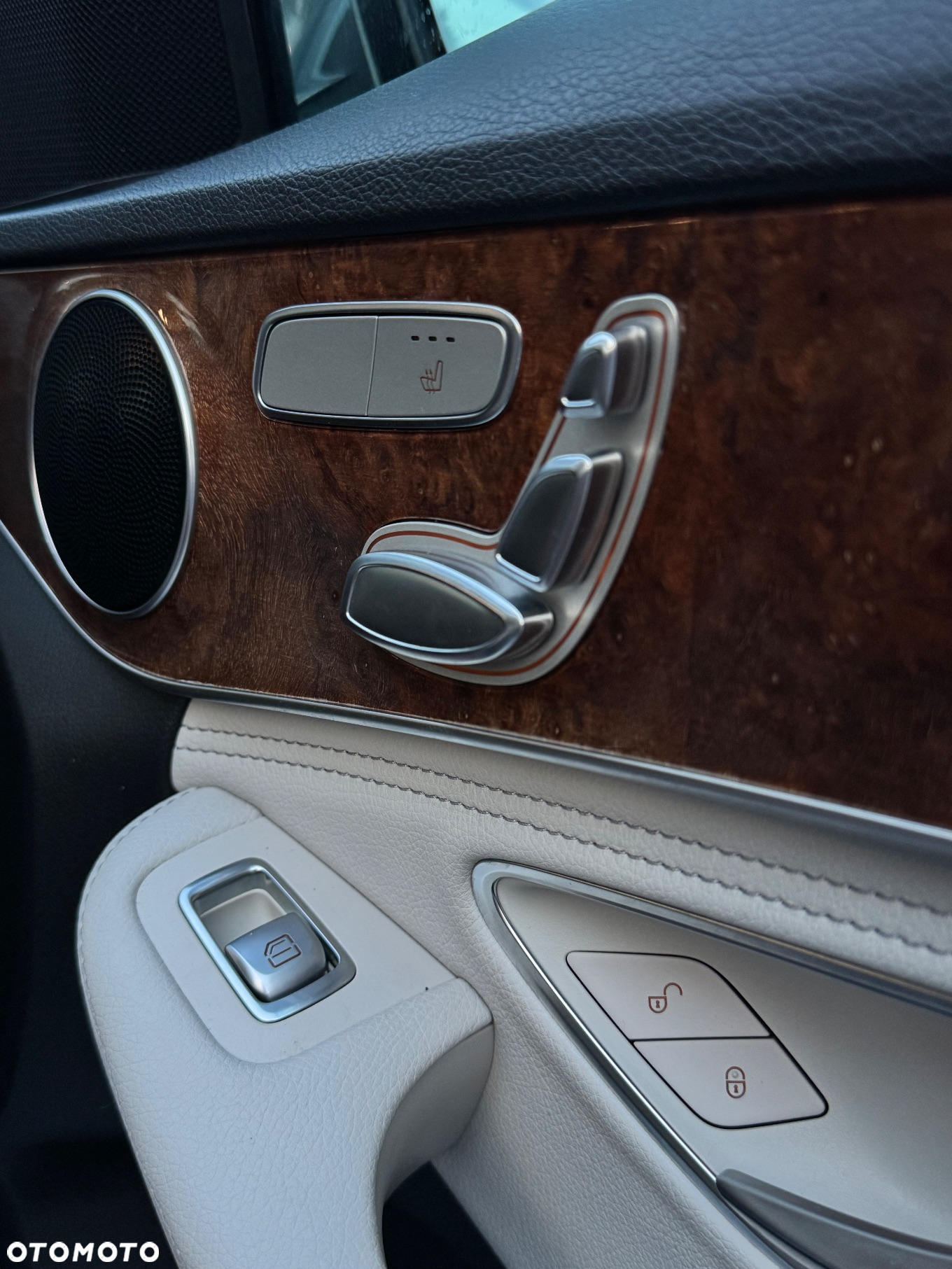 Mercedes-Benz Klasa C 300 7G-TRONIC Exclusive - 19