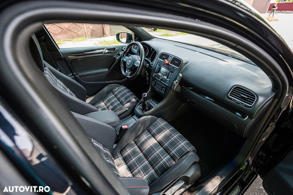 Volkswagen Golf 2.0 GTI - 18