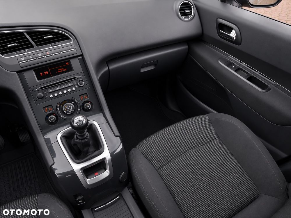 Peugeot 5008 1.6 THP Family 7os - 13