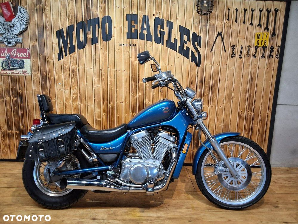 Suzuki Intruder - 1