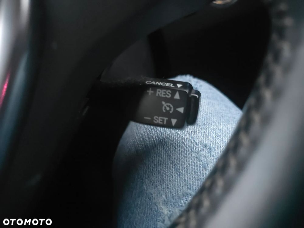 Toyota Auris Hybrid 135 Comfort - 24