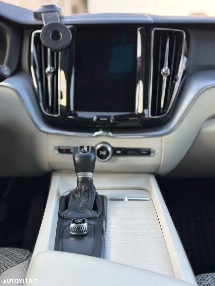VOLVO XC60 2019 — imagine 11