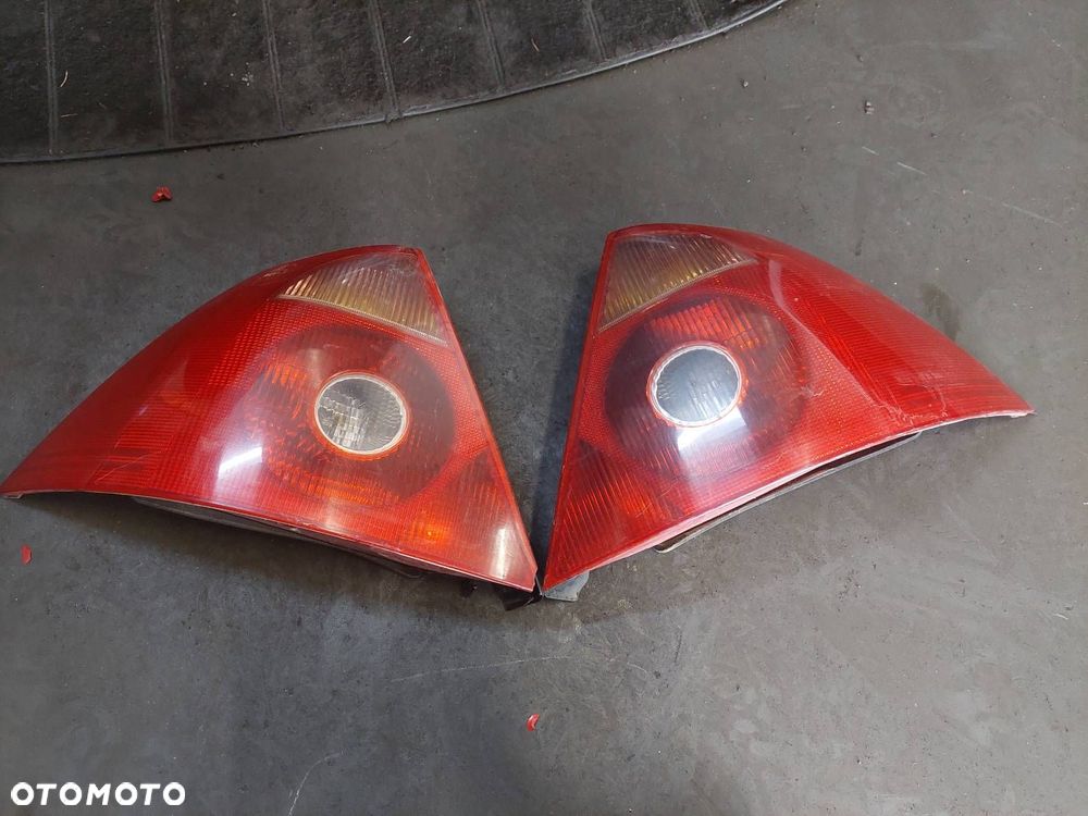 KOMPLETNY TYŁ KLAPA BAGAŻNIKA ZDERZAK TYŁ LAMPY FORD MONDEO MK3 SEDAN G0 - 2