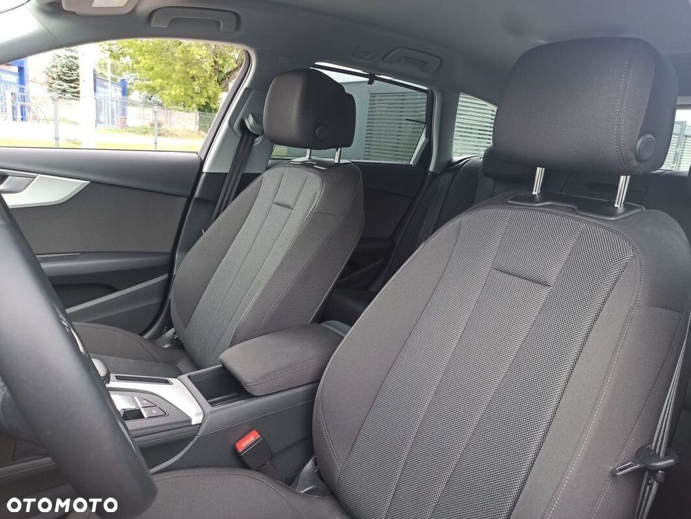 Audi A4 Avant 35 TFSI mHEV Advanced S tronic - 17