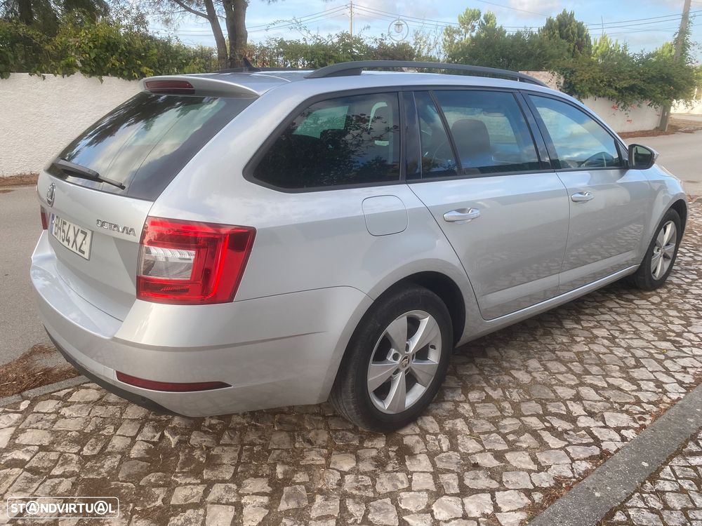 Skoda Octavia 1.6 TDI DSG Ambition - 4
