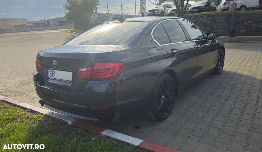 BMW Seria 5 530d xDrive - 4