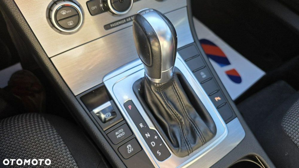 Volkswagen Passat - 16