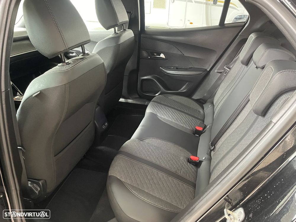 Peugeot e-2008 Allure Pack - 15