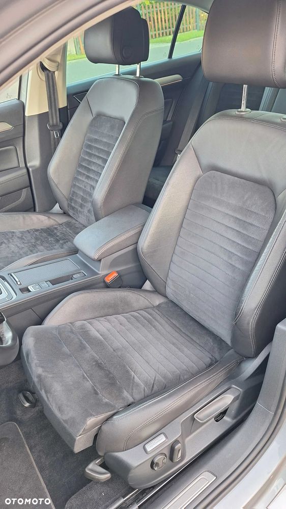 Volkswagen Passat - 14
