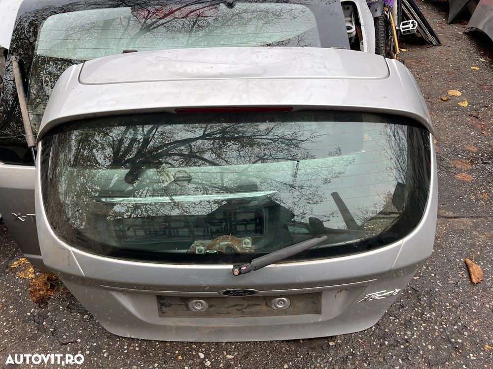 Haion spate portbagaj Ford Fiesta MK6 2010 gri argintiu cu luneta - 2