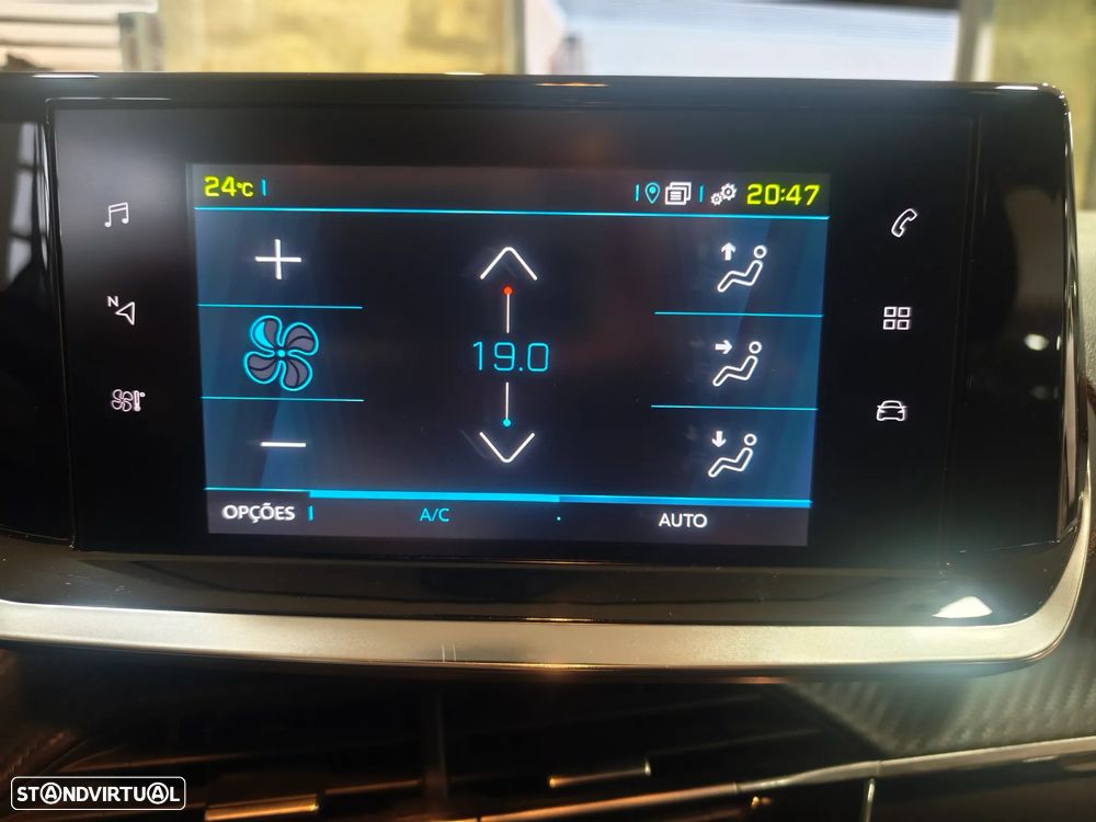 Peugeot e-208 E-Style - 37