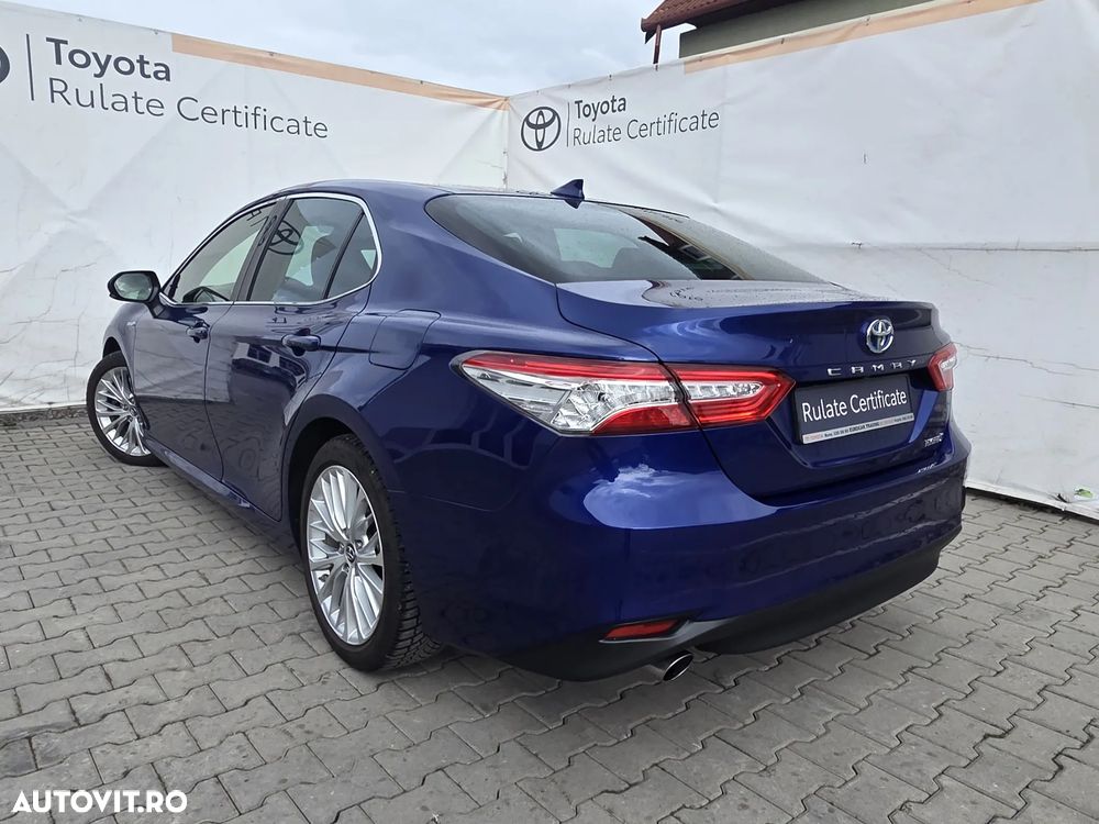 Toyota Camry 2.5 Exclusive - 9