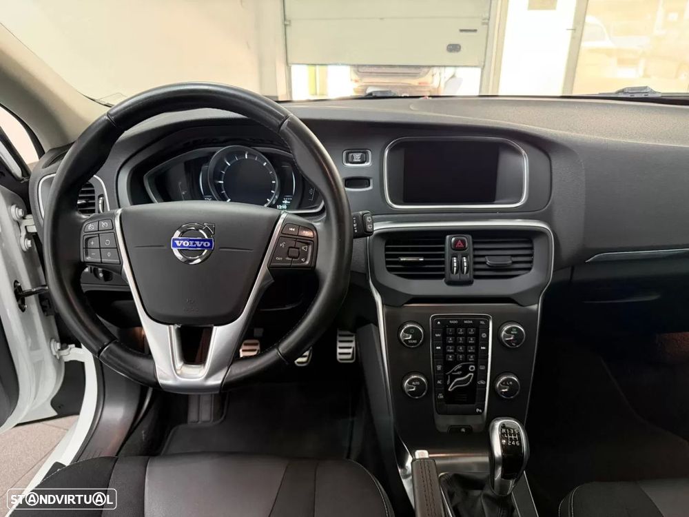 Volvo V40 D2 Momentum - 6