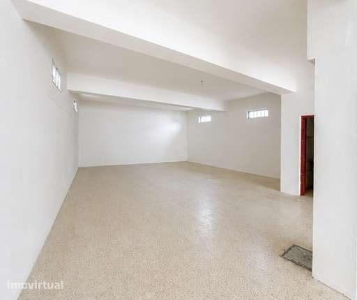 Loja comercial pronta a arrendar na Rua 1º de maio, baixa da banheira - Grande imagem: 4/5
