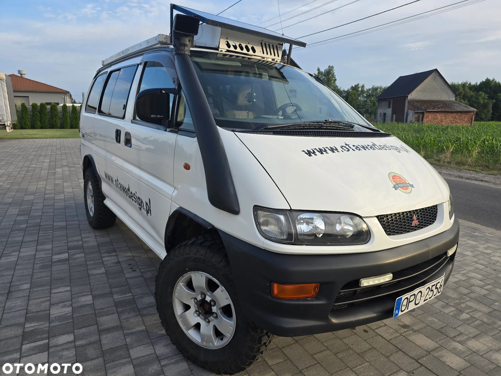 Mitsubishi Space Gear - 8