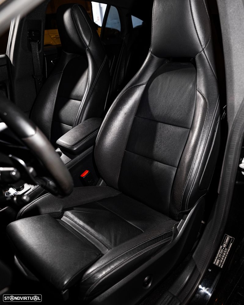 Mercedes-Benz CLA 45 AMG 4Matic Speedshift 7G-DCT Night Edition - 36