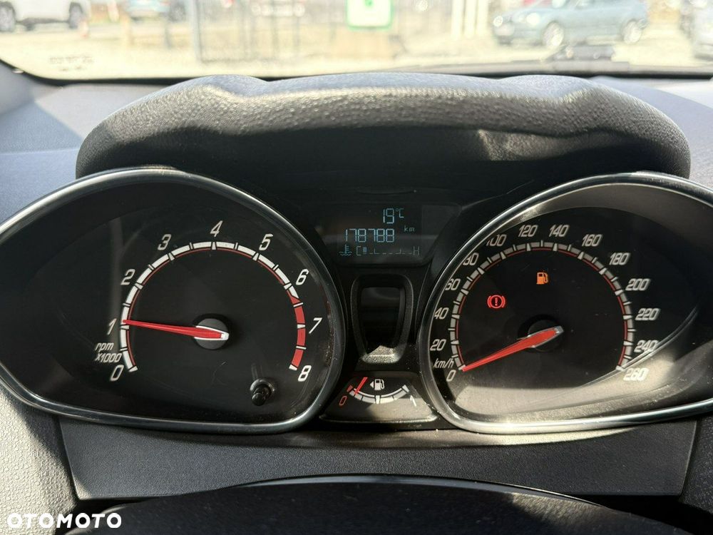 Ford Fiesta - 17