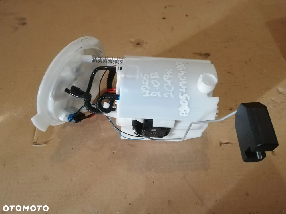 pompa paliwa MERCEDES C-KLASA 2.0 W205 A2054704900