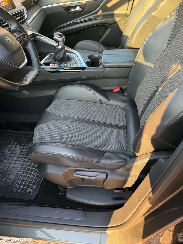 Peugeot 3008 - 22