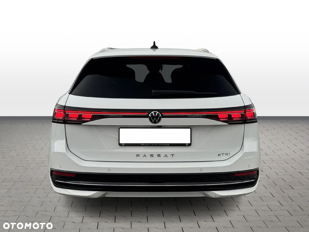 Volkswagen Passat 1.5 TSI EVO Elegance DSG - 4
