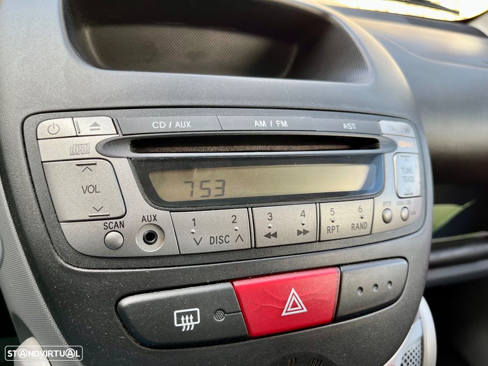 Toyota Aygo 1.0 Red Edition - 8