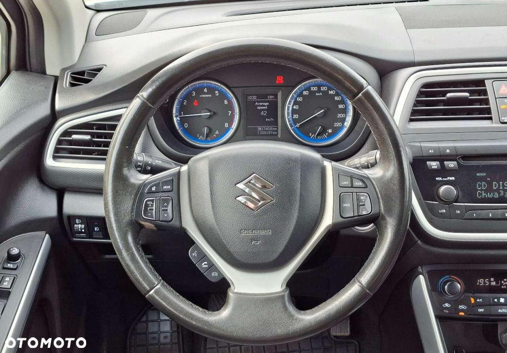 Suzuki S-Cross - 26