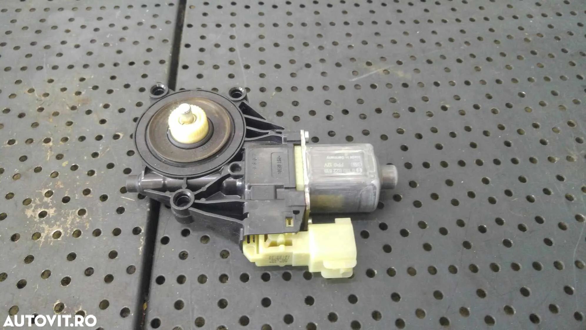 Motoras macara stanga fata ford fiesta 6 cb1 ccn 8a6114a389b - 1