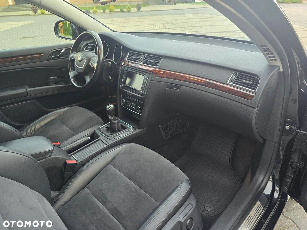Skoda Superb 2.0 TDI 4x4 Elegance - 21