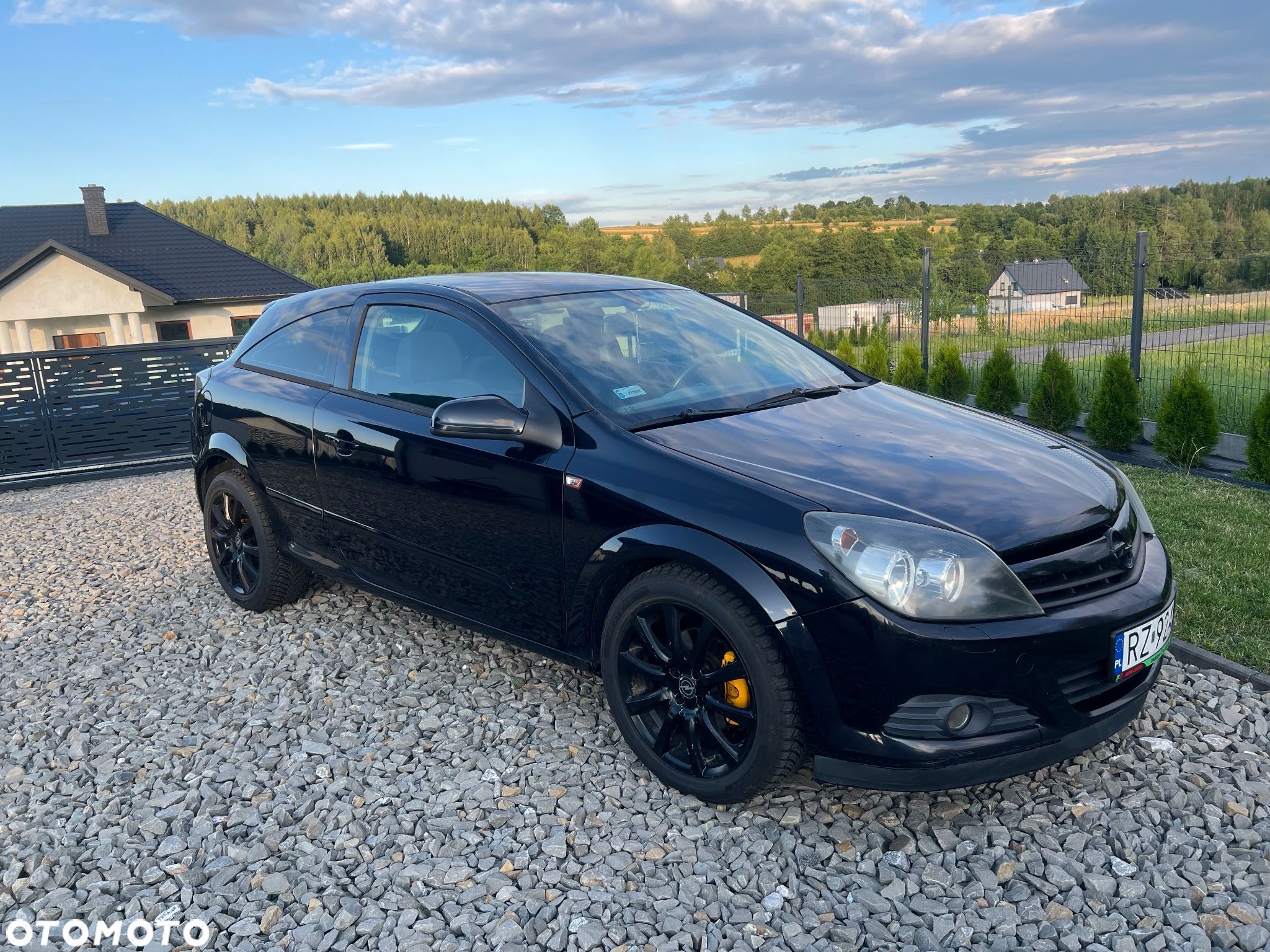 Opel Astra III GTC 1.6 Enjoy - 1