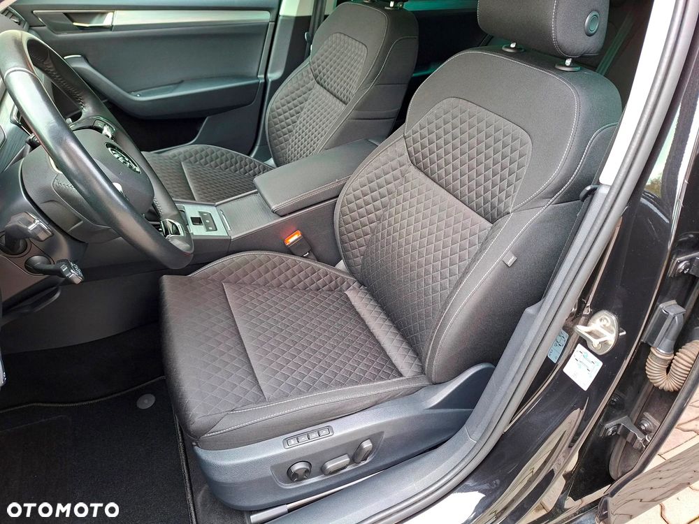 Skoda Superb 2.0 TDI DSG Premium Edition - 21
