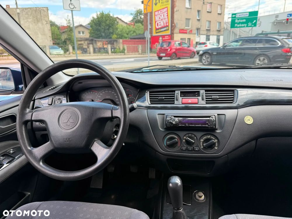 Mitsubishi Lancer 1.6 Intense - 12