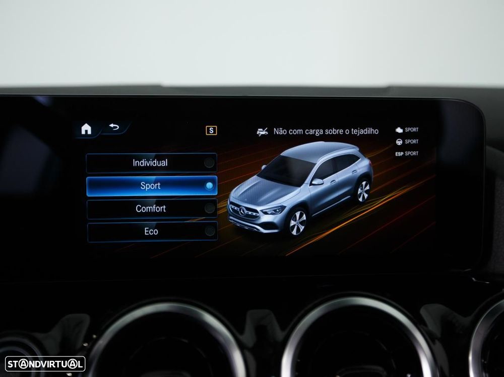 Mercedes-Benz GLA 180 7G-DCT Progressive - 31