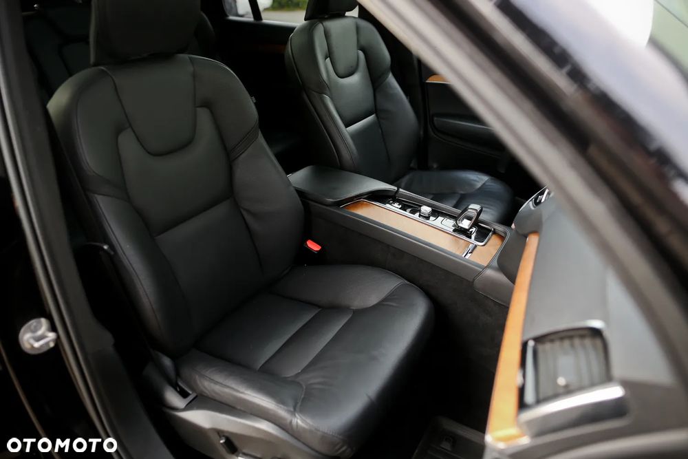 Volvo XC 90 T5 AWD Inscription 7os - 29