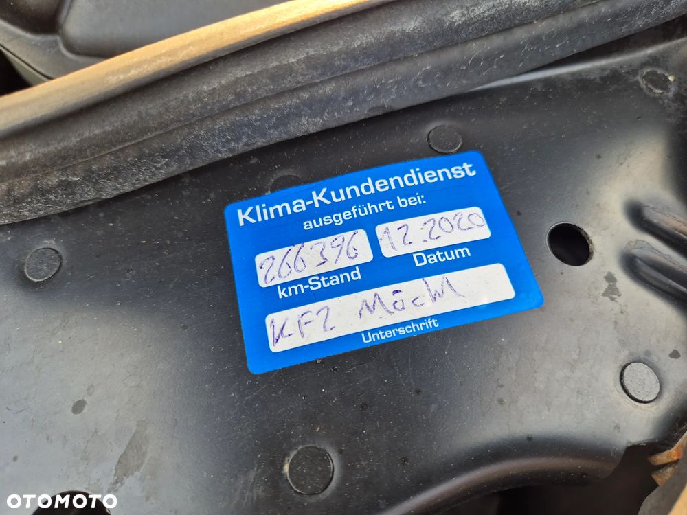 Mercedes-Benz Klasa E - 19