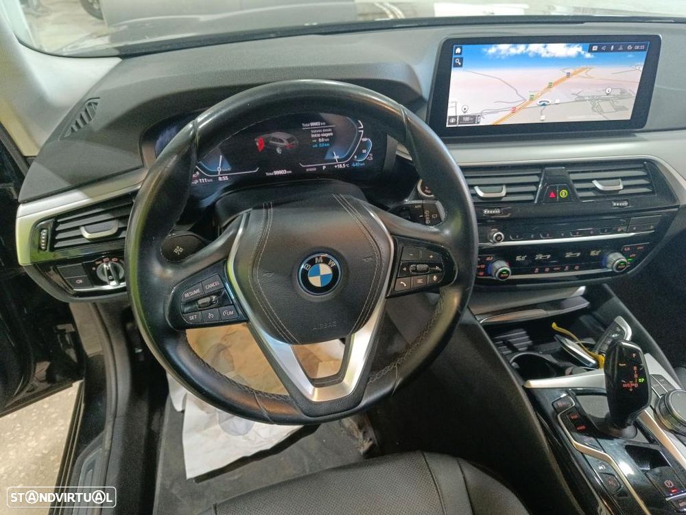 BMW 530 e - 8