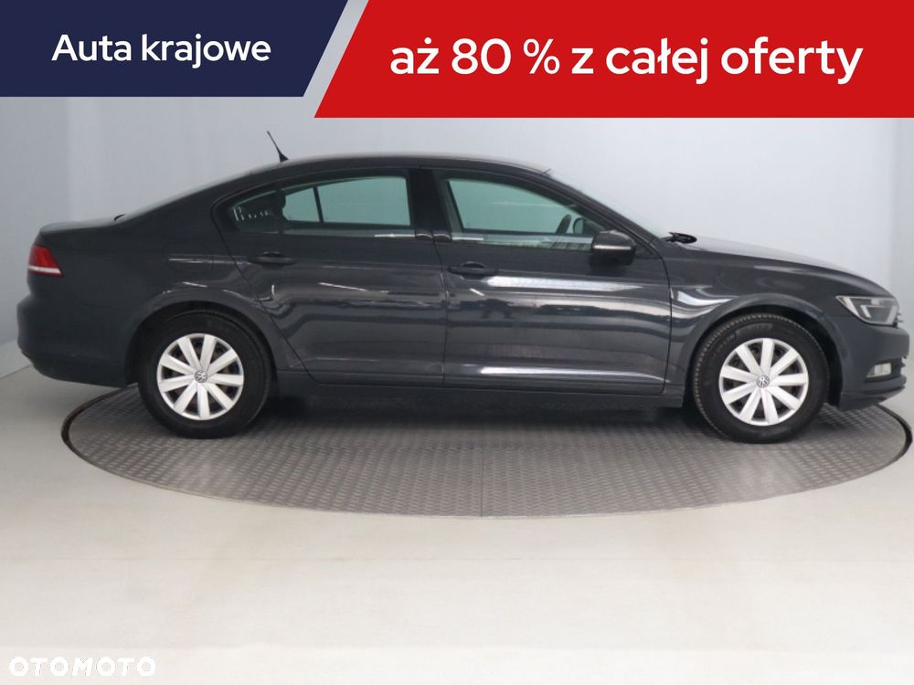 Volkswagen Passat - 8
