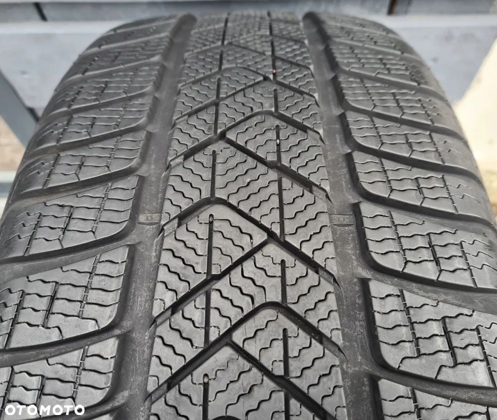 Pirelli Winter SottoZero 3 245/45R19 102 V - 3