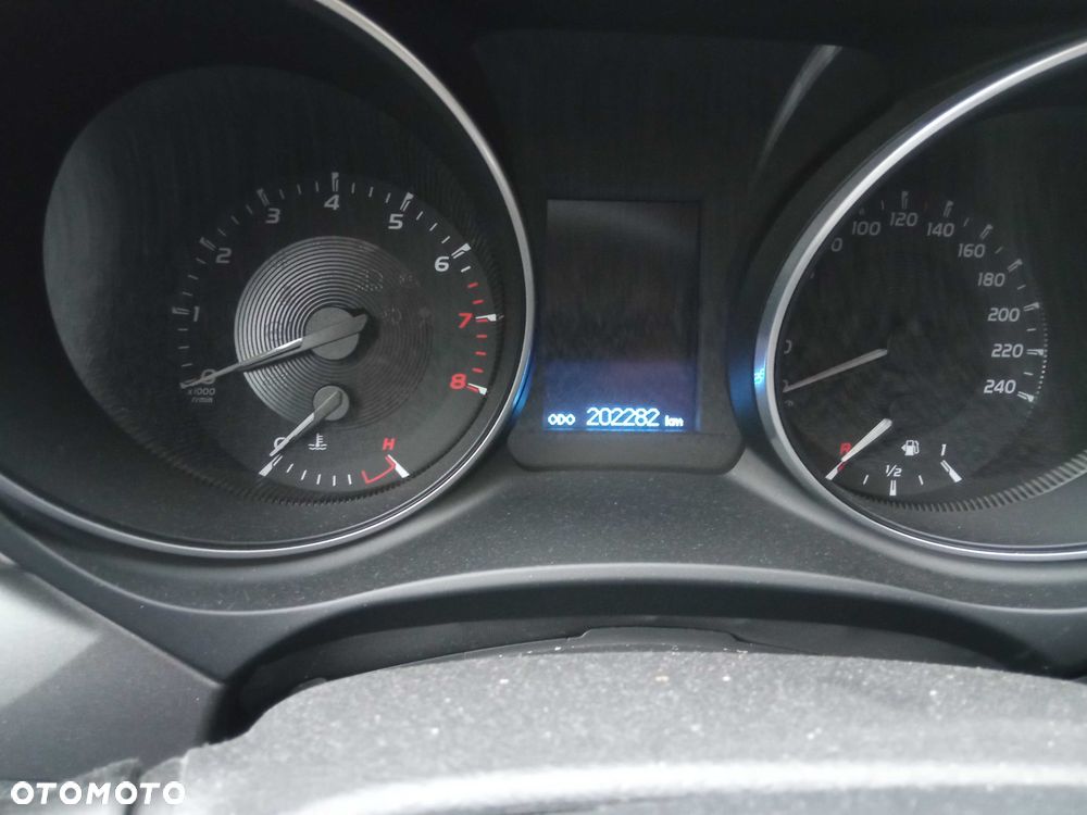 Toyota Avensis - 2