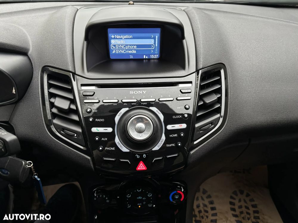 Ford Fiesta 1.5 TDCi DPF Titanium - 6