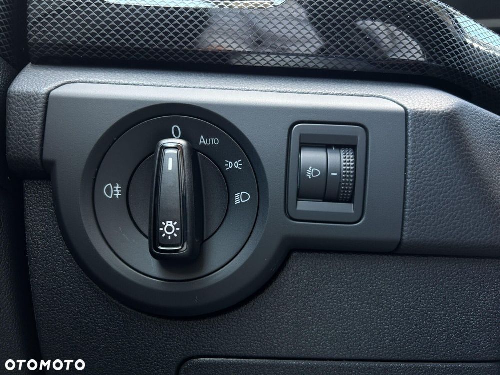 Volkswagen T-Cross 1.0 TSI Life Plus - 25