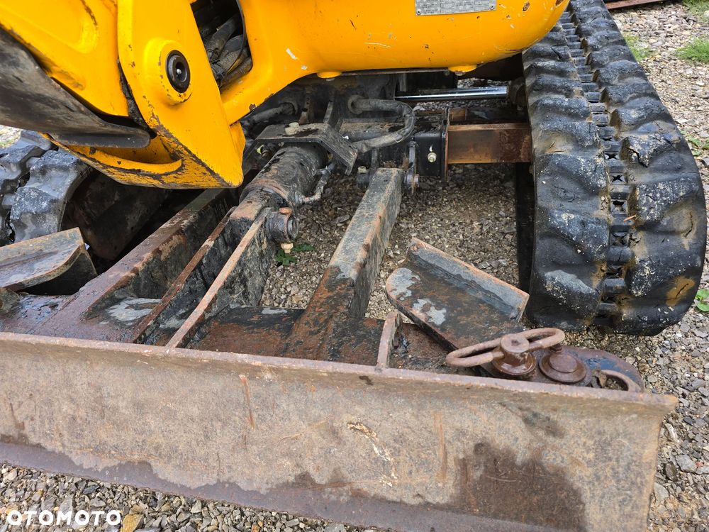 JCB - 9