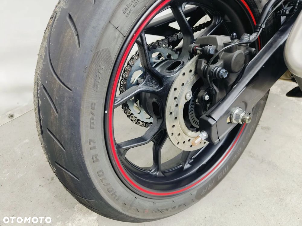 Yamaha R3 - 10