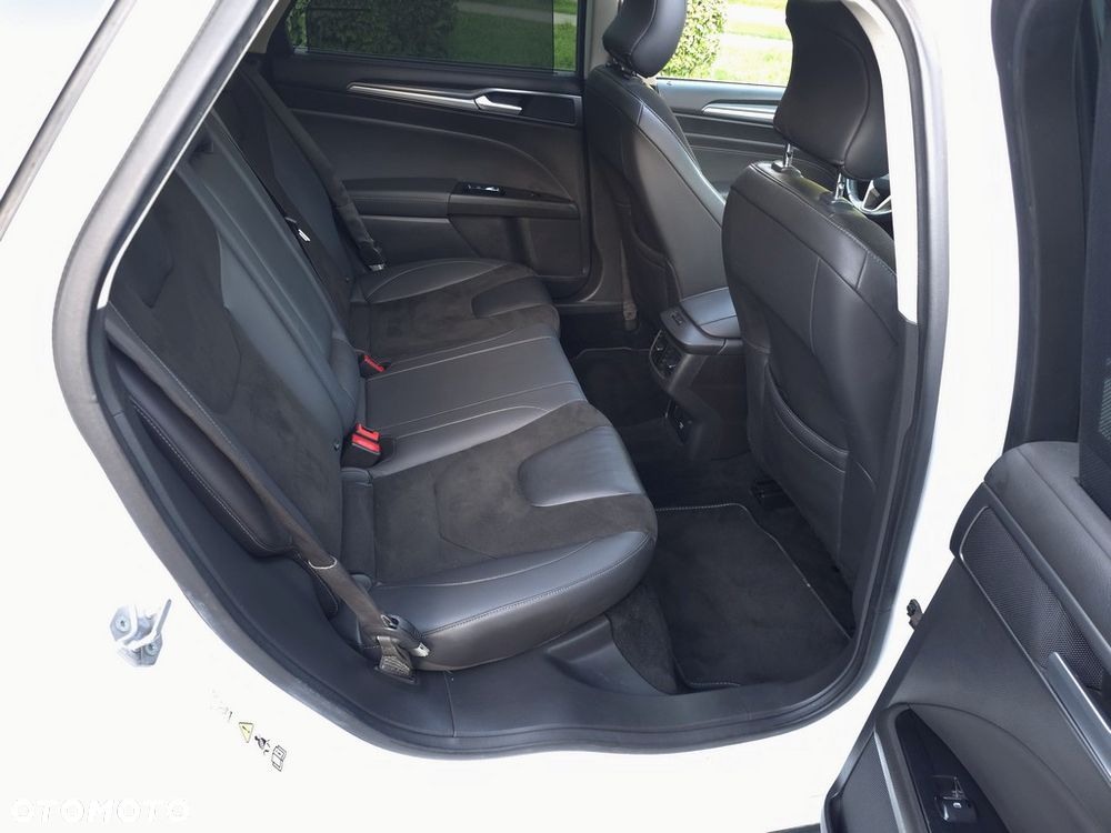 Ford Mondeo 2.0 TDCi Titanium - 11