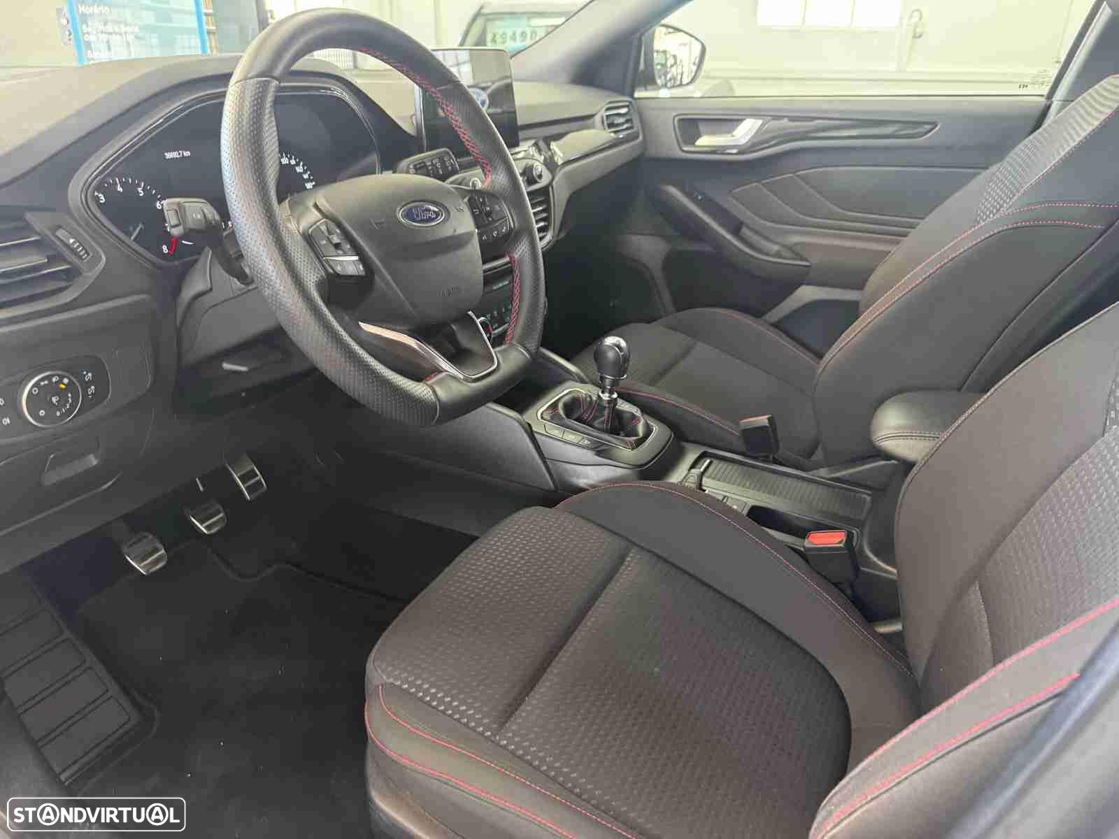 Ford Focus 1.0 EcoBoost ST-Line - 10