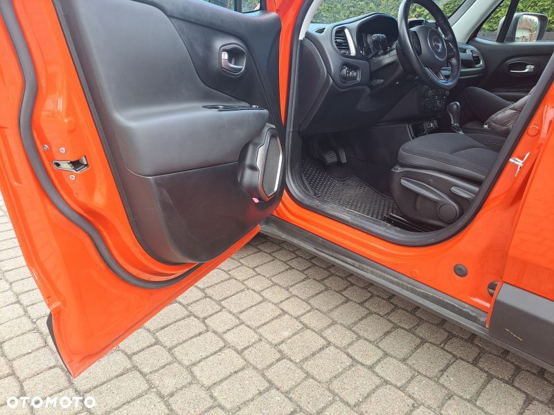 Jeep Renegade ver-1-3-gse-t4-turbo-limited-fwd-s-s - 23