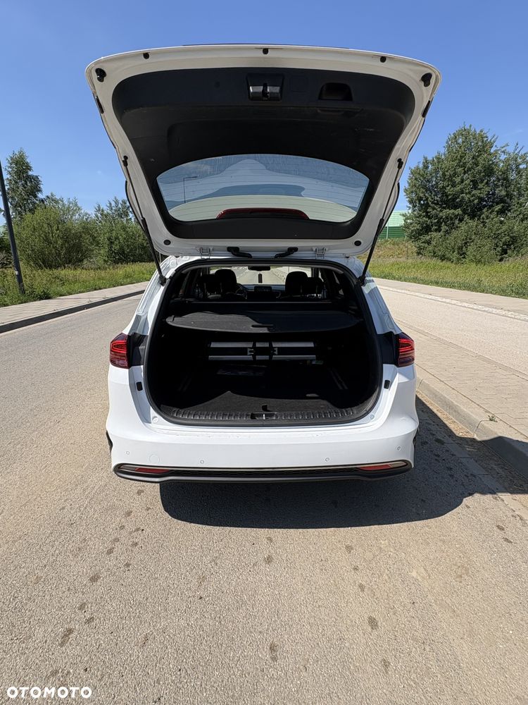 Kia Ceed 1.4 L - 12