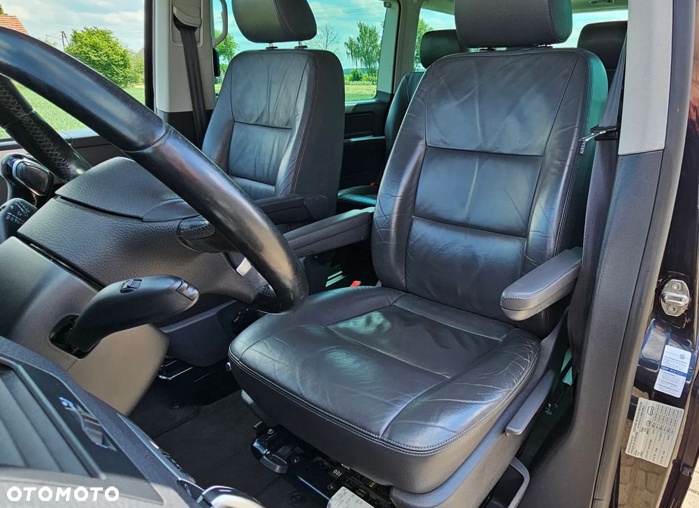 Volkswagen Multivan - 13