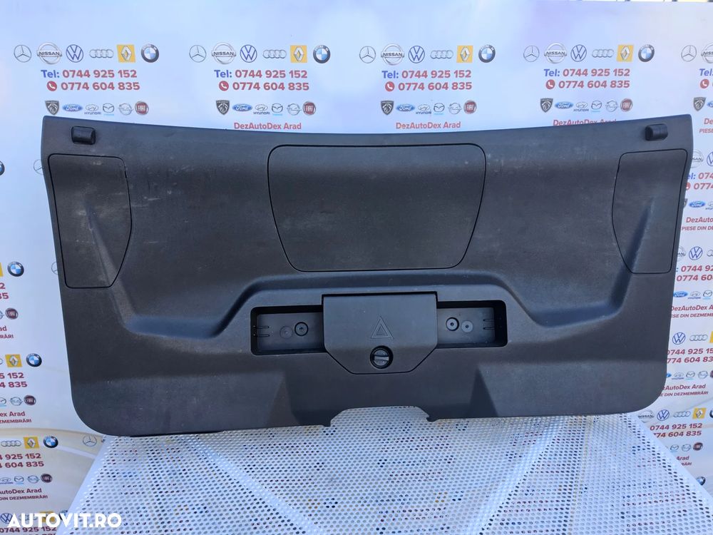 Capitonaj haion Peugeot 3008 an 2016-2024 interior haion Peugeot 3008 - 1